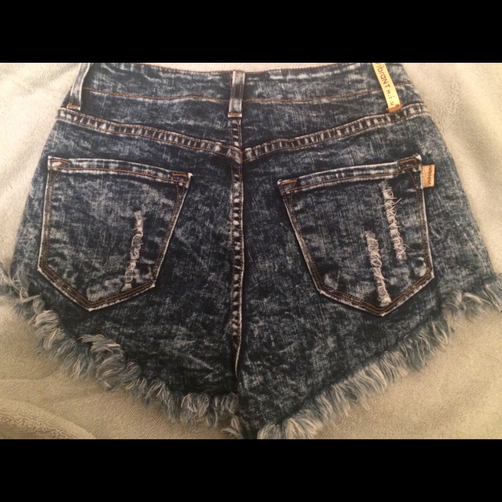 M.i.U Distressed Shorts - Picture 3 of 7